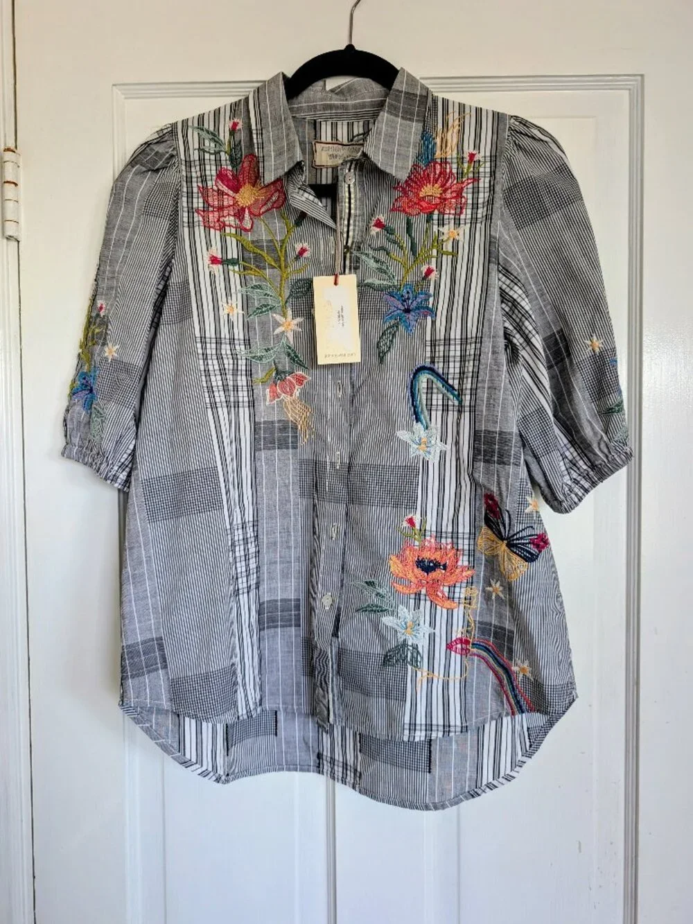 NWT Johnny Was Jordan Lisbon Embroidered Puffed Short Sleeve Button Shirt Small